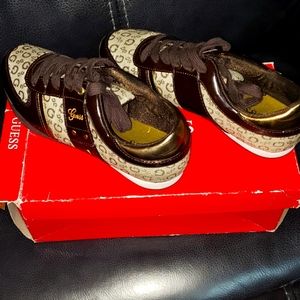 Previously loved never worn Guess 8.5M brown/gold sneakers